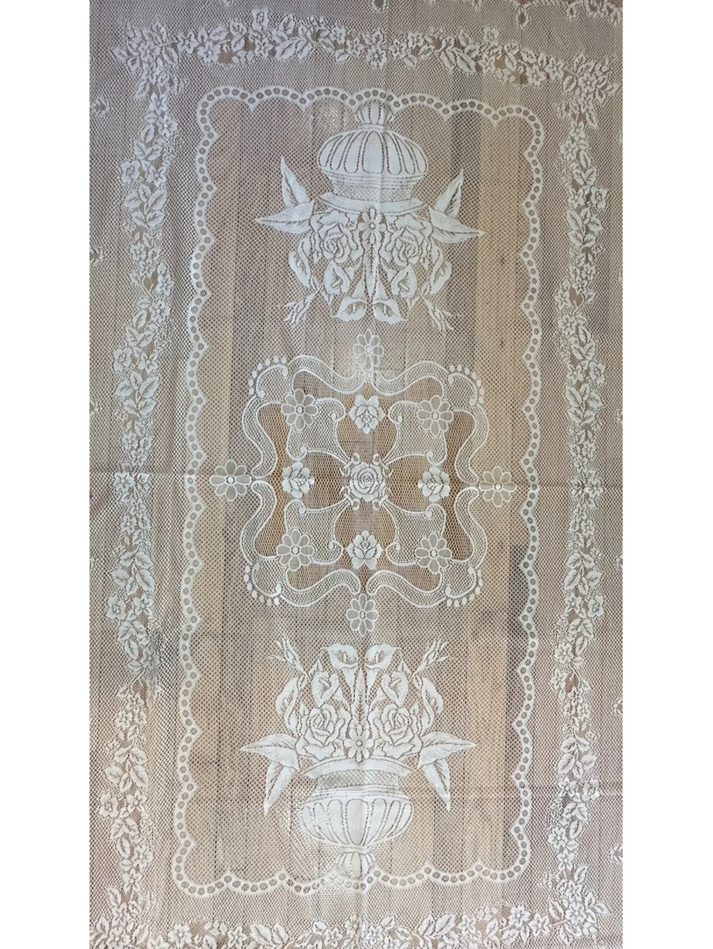 VTG Ivory Quaker Style Lace Tablecloth Floral Calla Lily Cottagecore 63x95 Roses